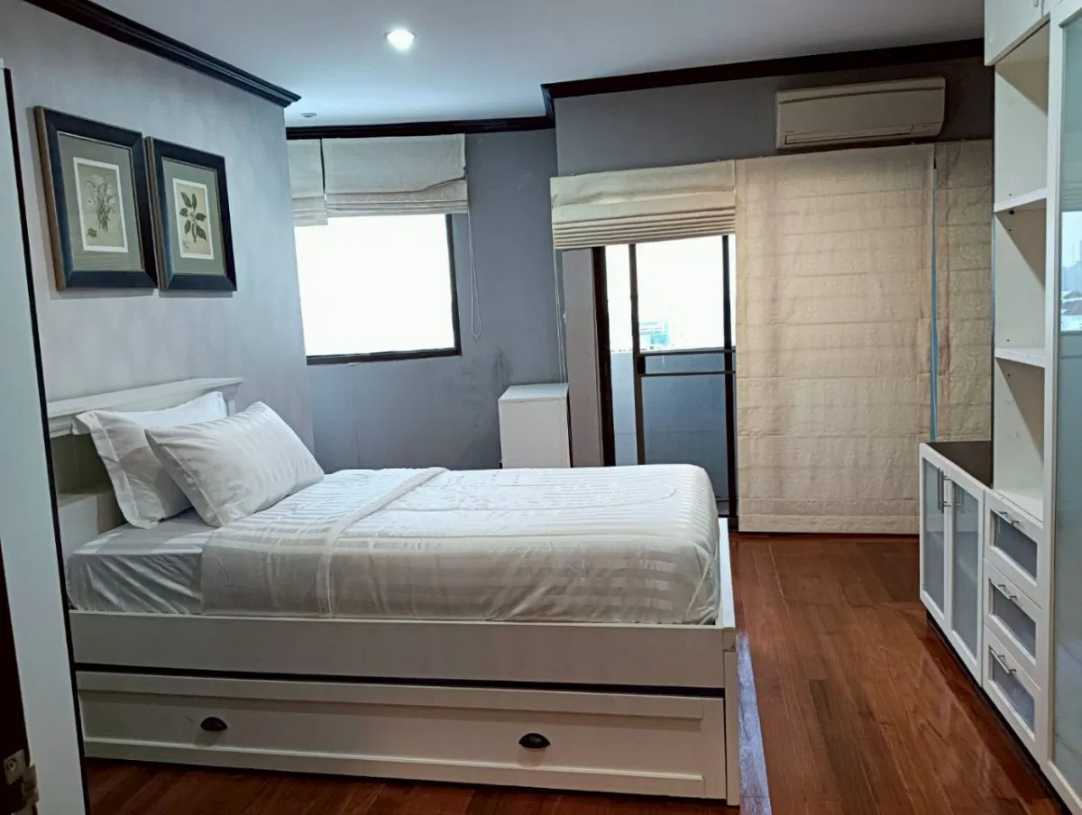 ให้เช่า ฟิฟตี้ ฟิฟท์ ทาวเวอร์Fifty Fifth Tower Renovate ใหม่มาก  พร้อมย้าย ห้องสวย หายาก ระเบียงยาวรอบ ชั้นสูง Duplex 3 นอน 